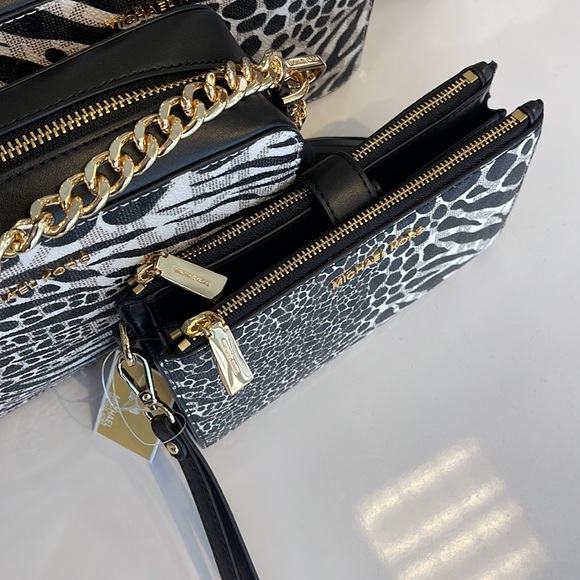 MICHAEL KORS LARGE DOUBLE ZIP WRISTLET WALLET PHONE CASE CLUTCH
Black Multi - Picture 4 of 16